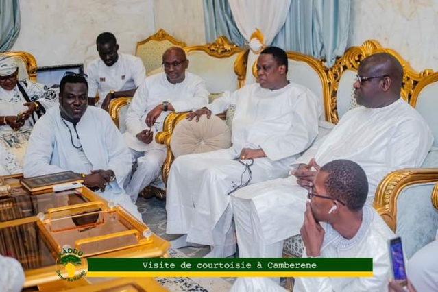 Campagne électorale pour les législatives anticipées-Le maire, Babacar Mbengue, opte pour la stratégie du porte-à-porte Campagne électorale pour les législatives anticipées-Le maire, Babacar Mbengue, opte pour la stratégie du porte-à-porte