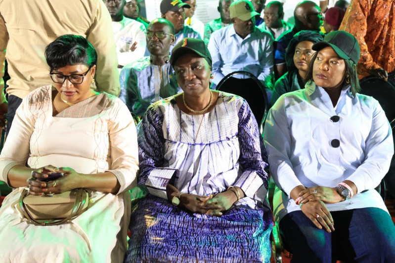 Campagne électorale pour les législatives- Kaolack déroule le tapis rouge à Ousmane Sonko et Cie (IMAGES) Campagne électorale pour les législatives- Kaolack déroule le tapis rouge à Ousmane Sonko et Cie (IMAGES)