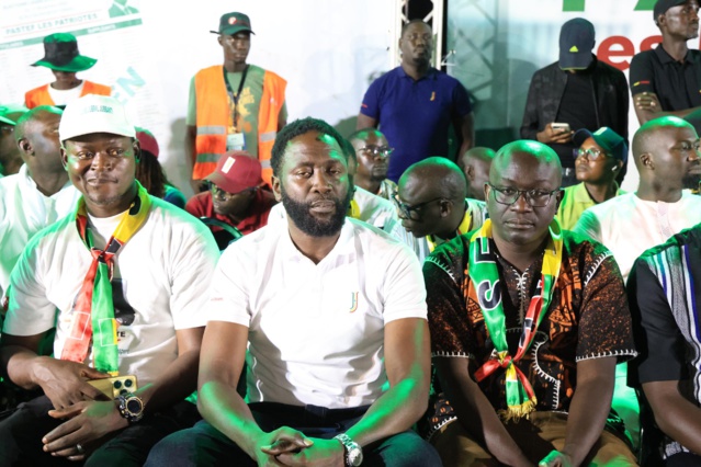 Campagne électorale pour les législatives- Kaolack déroule le tapis rouge à Ousmane Sonko et Cie (IMAGES) Campagne électorale pour les législatives- Kaolack déroule le tapis rouge à Ousmane Sonko et Cie (IMAGES)