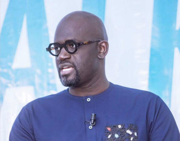 Moustapha Sow : Un vrai faux banquier d’affaires qui se promène dans un champ de milliards indument encaissés Moustapha Sow : Un vrai faux banquier d’affaires qui se promène dans un champ de milliards indument encaissés