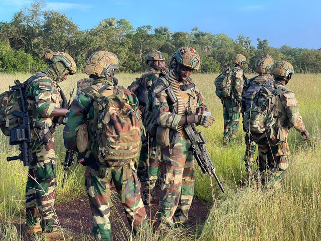 DÉMANTÈLEMENT D’UN SITE D’ORPAILLAGE CLANDESTIN À SEKHOTO | SAISIE DE 37 POMPES, GROUPES ÉLECTROGÈNES ET DES MOTOS DÉMANTÈLEMENT D’UN SITE D’ORPAILLAGE CLANDESTIN À SEKHOTO | SAISIE DE 37 POMPES, GROUPES ÉLECTROGÈNES ET DES MOTOS