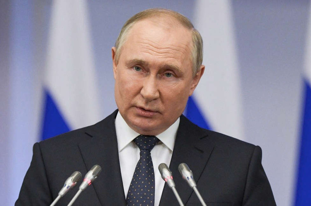 À Sotchi, Vladimir Poutine promet un «soutien total» aux pays africains