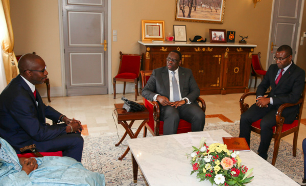 Le Pr Macky Sall a recu hier Amadou Hott et des investisseurs pour... Le Pr Macky Sall a recu hier Amadou Hott et des investisseurs pour...
