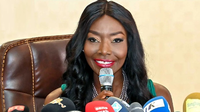 COUMBA GAWLO SECK ANNONCE UNE SÉRIE DE MÉGA CONCERTS POUR CÉLÉBRER SES 40 ANS DE CARRIÈRE COUMBA GAWLO SECK ANNONCE UNE SÉRIE DE MÉGA CONCERTS POUR CÉLÉBRER SES 40 ANS DE CARRIÈRE