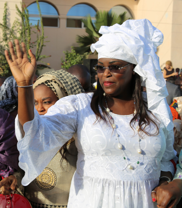 Pose de la première pierre de la maternité de Ouakam, Marième Faye Sall chaleureusement accueillie et remerciée  par les populations Pose de la première pierre de la maternité de Ouakam, Marième Faye Sall chaleureusement accueillie et remerciée  par les populations
