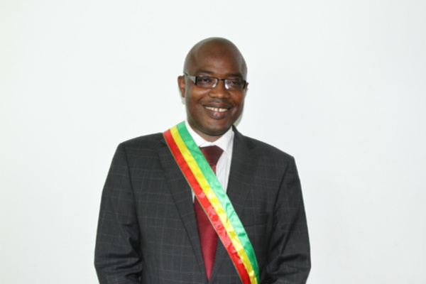 Le Président de la République Macky Sall accorde une audience au maire de la commune de Ogo Amadou Kane Le Président de la République Macky Sall accorde une audience au maire de la commune de Ogo Amadou Kane