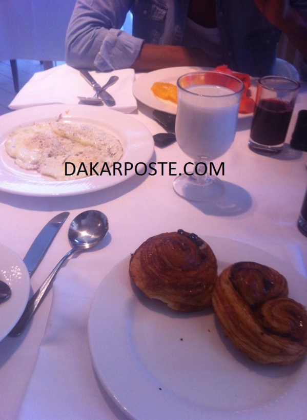 Petit déjeuner du DG de l'Apix et Maire de la commune de aéré Lao Mr Mountaga SY .