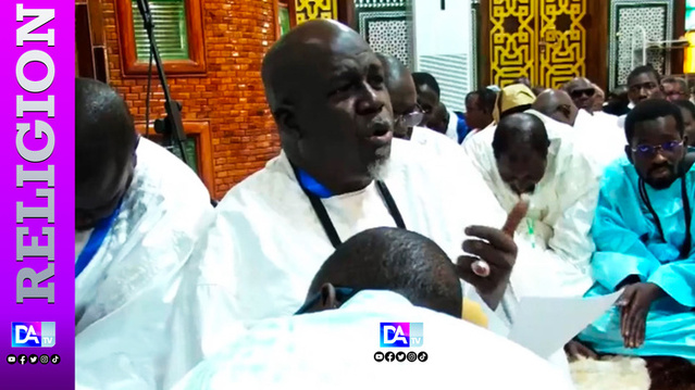 TOUBA - Hizbut- Tarquiyah remet au Khalife des Mourides 402 millions de francs et promet de revenir TOUBA - Hizbut- Tarquiyah remet au Khalife des Mourides 402 millions de francs et promet de revenir