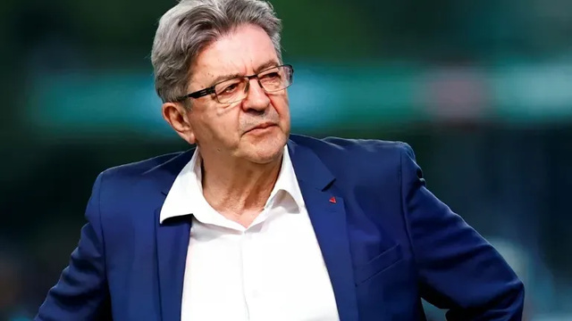 Jean-Luc Mélenchon menace François Bayrou d'une motion de censure Jean-Luc Mélenchon menace François Bayrou d'une motion de censure