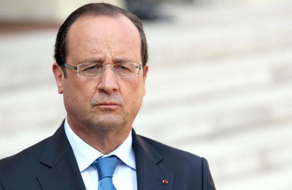 Fusillades à Paris: "C'est une horreur", estime François Hollande