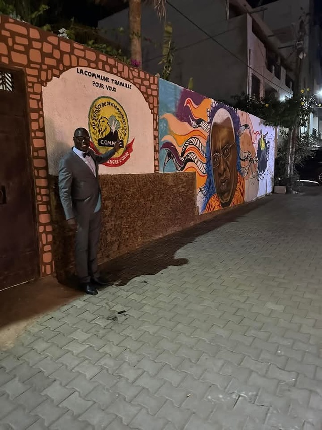 COMMUNE DE MERMOZ SACRÉ CŒUR - Le maire , Alioune Tall, inaugure la "Place Lamine Diack"