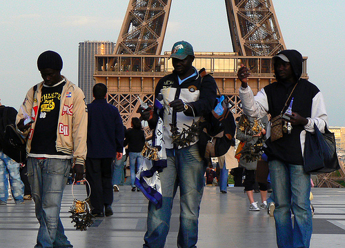 Attentats de Paris: la liste de cette vingtaine de victimes étrangères dont une... Attentats de Paris: la liste de cette vingtaine de victimes étrangères dont une...