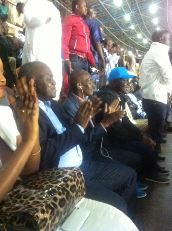 Quand l'équipe nationale de foot crée l'union sacrée entre l'opposition et le pouvoir Quand l'équipe nationale de foot crée l'union sacrée entre l'opposition et le pouvoir