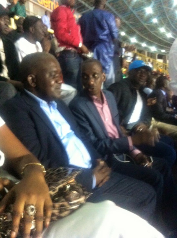 Quand l'équipe nationale de foot crée l'union sacrée entre l'opposition et le pouvoir Quand l'équipe nationale de foot crée l'union sacrée entre l'opposition et le pouvoir