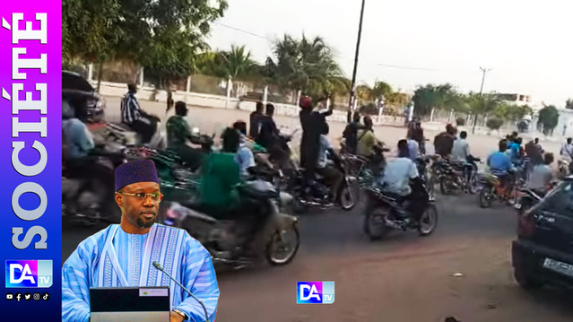 Touba- Mbacké - Les conducteurs de mototaxis en colère : « Sonko ! Défaillant - bi » Touba- Mbacké - Les conducteurs de mototaxis en colère : « Sonko ! Défaillant - bi »