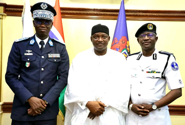 Gambie: Le DGPN Mame Seydou Ndour reçu par le président Adama Barrow Gambie: Le DGPN Mame Seydou Ndour reçu par le président Adama Barrow