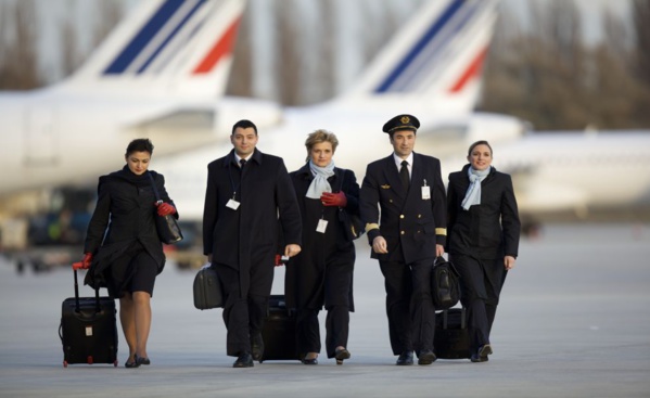Douze employés d'Air France présents à l'hôtel sont "en lieu sûr", selon la direction Douze employés d'Air France présents à l'hôtel sont "en lieu sûr", selon la direction