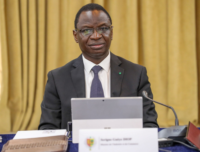 POUR CASSER LE MONOPOLE SUR LE SUCRE AU SÉNÉGAL | LE MINISTRE DE L’INDUSTRIE ET DU COMMERCE ANNONCE L’IMPLANTATION PROCHAINE DE DEUX USINES DE PRODUCTION EN CASAMANCE POUR CASSER LE MONOPOLE SUR LE SUCRE AU SÉNÉGAL | LE MINISTRE DE L’INDUSTRIE ET DU COMMERCE ANNONCE L’IMPLANTATION PROCHAINE DE DEUX USINES DE PRODUCTION EN CASAMANCE