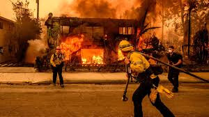 Les incendies de Los Angeles font 24 morts et des milliers de sans-abri Les incendies de Los Angeles font 24 morts et des milliers de sans-abri