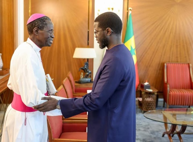 Le chef de l'État a reçu la conférence épiscopale Le chef de l'État a reçu la conférence épiscopale