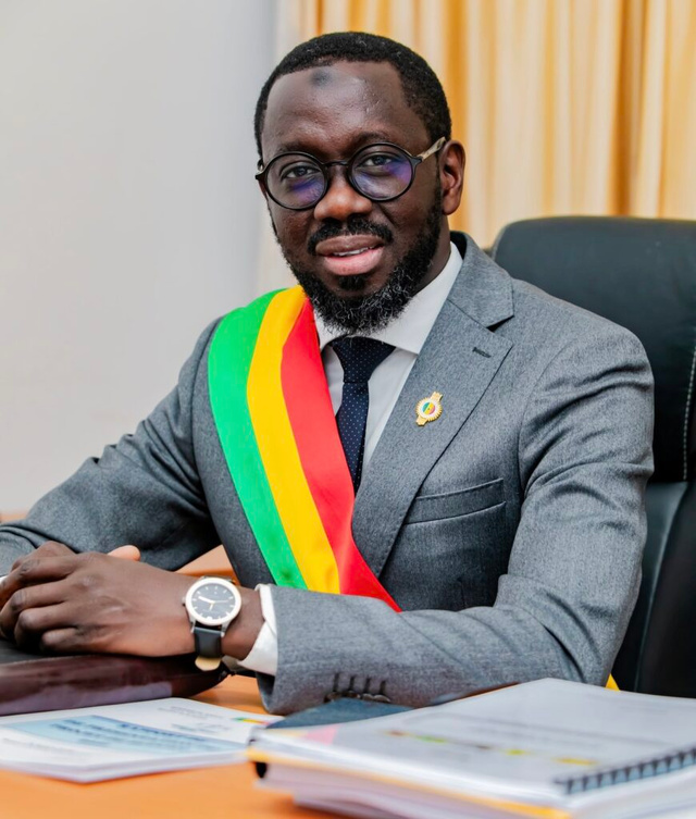 Commission ad-hoc pour lever l’immunité de Farba NGOM: Cheikh Tidiane YOUM désigné par les non-inscrits Commission ad-hoc pour lever l’immunité de Farba NGOM: Cheikh Tidiane YOUM désigné par les non-inscrits