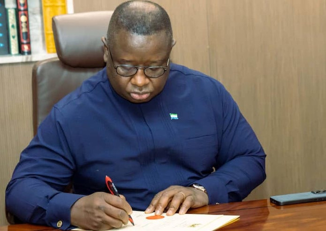 Sept valises de cocaïne saisies dans un véhicule de l’ambassade de Sierra Leone : Freetown rappelle son diplomate à Conakry… Sept valises de cocaïne saisies dans un véhicule de l’ambassade de Sierra Leone : Freetown rappelle son diplomate à Conakry…