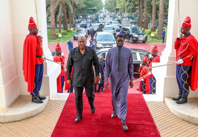 Ce que l'on sait du séjour au Sénégal du Président de la République du Ghana, John Dramani Mahama Ce que l'on sait du séjour au Sénégal du Président de la République du Ghana, John Dramani Mahama