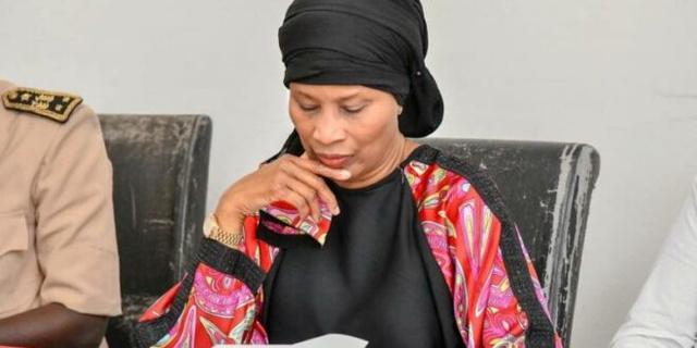 Fin des travaux de la commission Ad Hoc pour la levée de l’immunité parlementaire de Farba Ngom : Aïssata Tall Sall dénonce « une parodie » Fin des travaux de la commission Ad Hoc pour la levée de l’immunité parlementaire de Farba Ngom : Aïssata Tall Sall dénonce « une parodie »