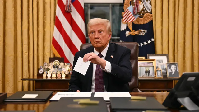 "Que Dieu vous bénisse": ce que contient la lettre laissée par Joe Biden à Donald Trump dans le Bureau ovale "Que Dieu vous bénisse": ce que contient la lettre laissée par Joe Biden à Donald Trump dans le Bureau ovale