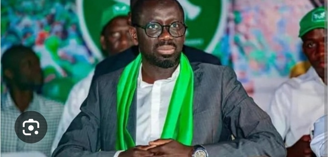 Crise au PUR : Le secrétariat national réclame le départ de Cheikh Tidiane Youm Crise au PUR : Le secrétariat national réclame le départ de Cheikh Tidiane Youm