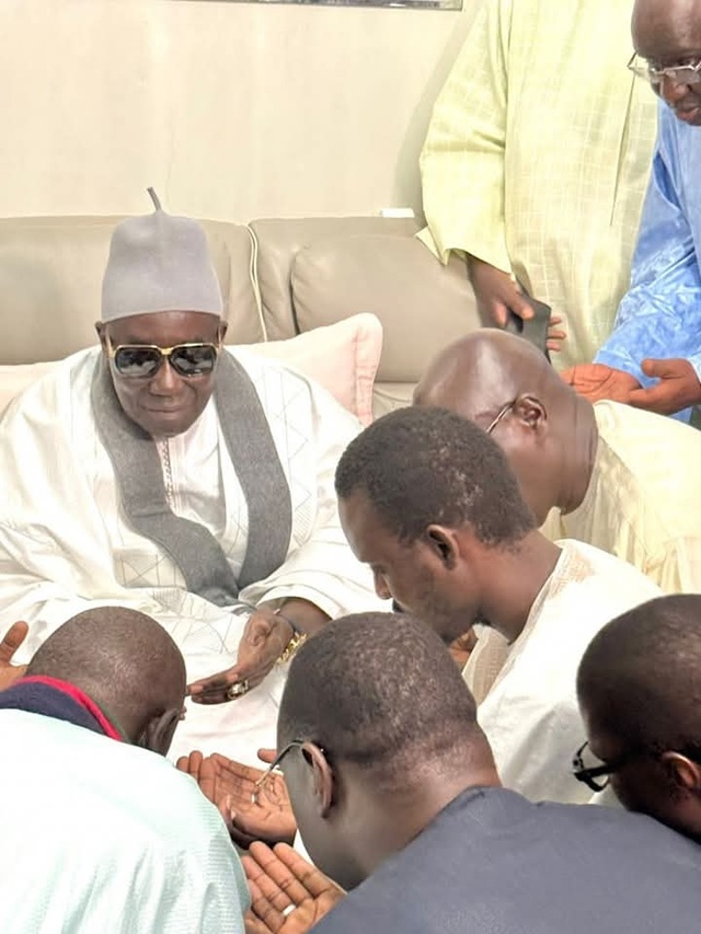 Retour en images sur la visite du Premier Ministre, Ousmane SONKO,  à Touba, notamment chez son ...guide Serigne Cheikh Saliou Mbacké