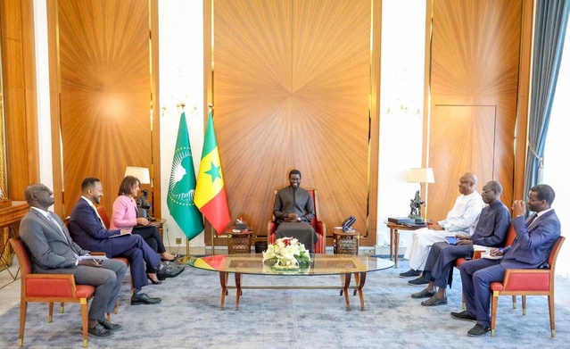 Le Pr de la République reçoit la vice-présidente de la fondation Susan Thompson Buffett. Le Pr de la République reçoit la vice-présidente de la fondation Susan Thompson Buffett.