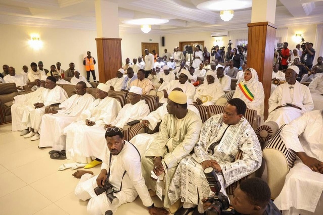 145e Anniversaire de l’Appel de Seydina Limamou Laye : Visite de Courtoisie du Chef de l’État à Yoff Layène 145e Anniversaire de l’Appel de Seydina Limamou Laye : Visite de Courtoisie du Chef de l’État à Yoff Layène