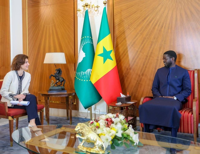 Le Chef de l’État reçoit le PDG du Groupe Orange, le Ministre djiboutien des Affaires étrangères, ainsi que le nouveau Directeur général de l’ASECNA.