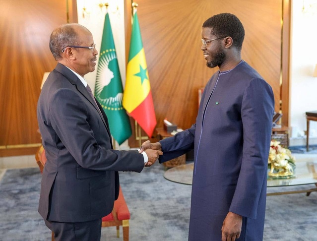 Le Chef de l’État reçoit le PDG du Groupe Orange, le Ministre djiboutien des Affaires étrangères, ainsi que le nouveau Directeur général de l’ASECNA. Le Chef de l’État reçoit le PDG du Groupe Orange, le Ministre djiboutien des Affaires étrangères, ainsi que le nouveau Directeur général de l’ASECNA.