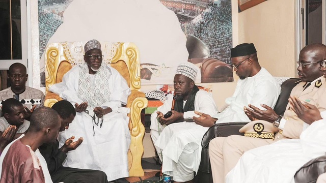 Le Pm, Ousmane Sonko, à Bignona aux fins de présenter ses condoléances Le Pm, Ousmane Sonko, à Bignona aux fins de présenter ses condoléances