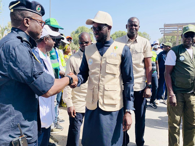 LE PRÉSIDENT BASSIROU DIOMAYE FAYE APPELLE À LA COLLABORATION ENTRE LES POPULATIONS ET LES FORCES DE DÉFENSE ET DE SÉCURITÉ