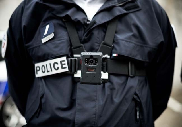 `LE MINISTRE DE L’INTÉRIEUR ANNONCE LA MISE EN PLACE IMMINENTE DE CAMÉRAS PORTABLES SUR LES UNIFORMES DES POLICIERS POUR RENFORCER LA TRANSPARENCE ET LUTTER CONTRE LA CORRUPTION`