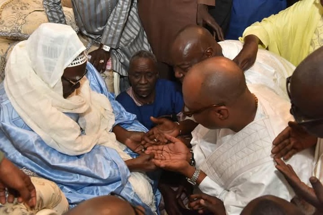 Magal de Porokhane- La réaction de l'ex maire de Dakar après son séjour chez Sokhna Bally, Serigne Moussa Nawél Mbacké... Magal de Porokhane- La réaction de l'ex maire de Dakar après son séjour chez Sokhna Bally, Serigne Moussa Nawél Mbacké...