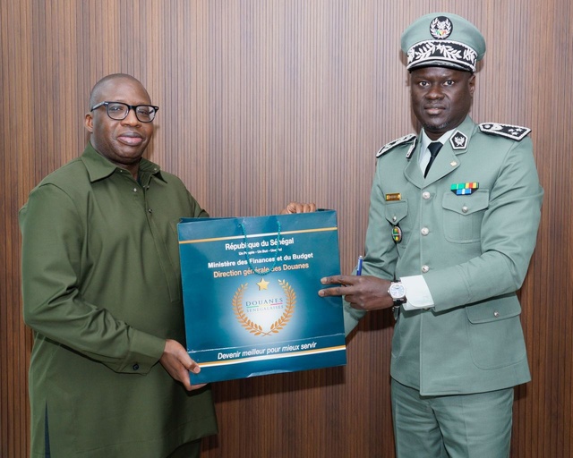 Direction générale des Douanes- Prise de fonction du nouveau Directeur général Direction générale des Douanes- Prise de fonction du nouveau Directeur général