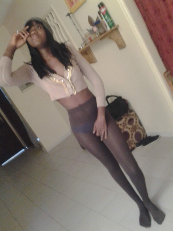 Elle fait le buzz, en se phothographiant juste avec un collant