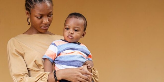 SES 780 000 FCFA DISPARAISSENT, elle accuse sa nounou et publie ses photos sur les RS SES 780 000 FCFA DISPARAISSENT, elle accuse sa nounou et publie ses photos sur les RS