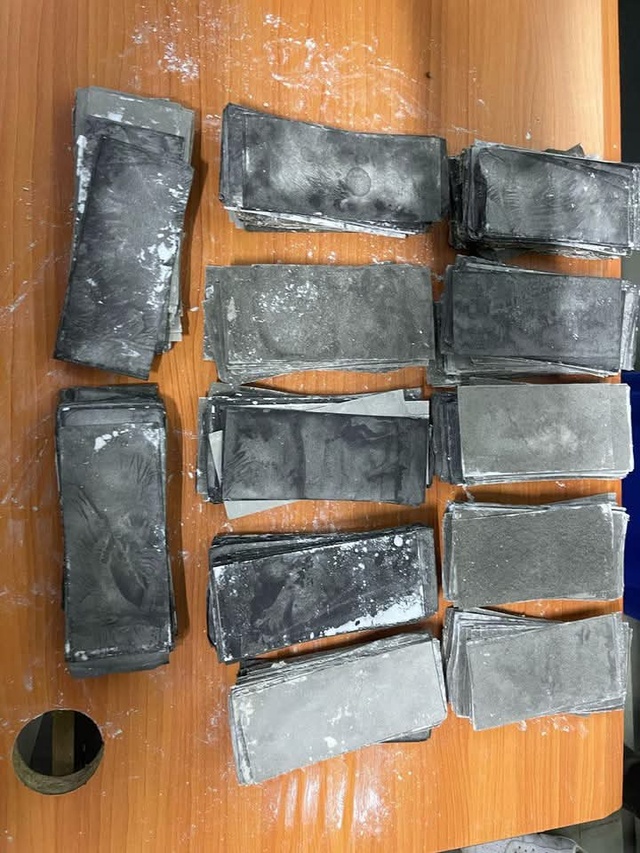 Lutte contre le trafic de faux billets : la Gendarmerie arrête deux (02) faussaires à Keur Massar avec plus de deux milliards en faux billets