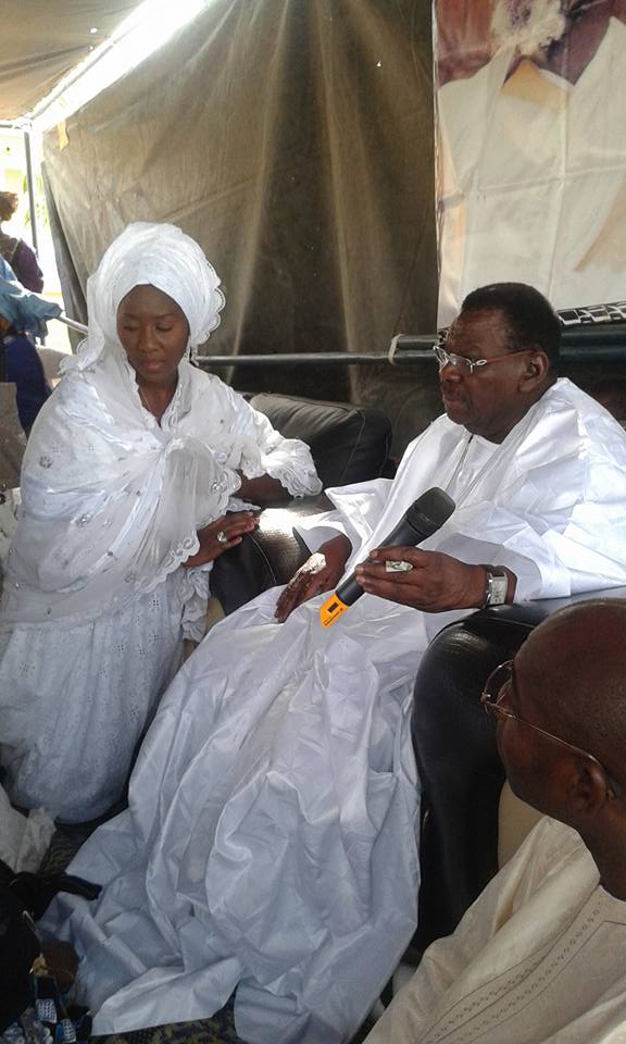 Adja Déthié Pène, 7 ème épouse de Cheikh Béthio Thioune, a observé le deuil de son frère à Médinatoul Salam Adja Déthié Pène, 7 ème épouse de Cheikh Béthio Thioune, a observé le deuil de son frère à Médinatoul Salam