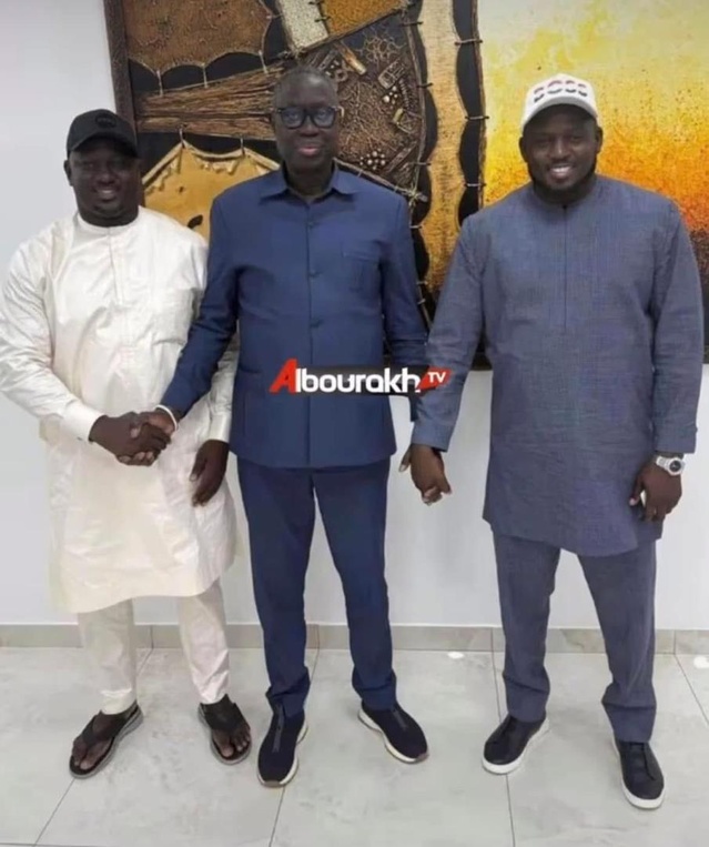 Lutte nationale : Le ministre de l'Intérieur reçoit Baye Ndiaye et Aziz Ndiaye, une rencontre controversée Lutte nationale : Le ministre de l'Intérieur reçoit Baye Ndiaye et Aziz Ndiaye, une rencontre controversée