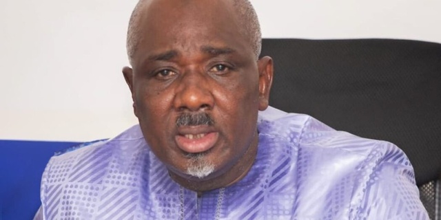 AFFAIRE DES 125 MILLIARDS FCFA: Farba Ngom écroué, ses avocats crient « au scandale » AFFAIRE DES 125 MILLIARDS FCFA: Farba Ngom écroué, ses avocats crient « au scandale »