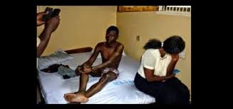 "Mon mari, impuissant, m'a poussé à coucher avec son ami" avoue Mame Khar "Mon mari, impuissant, m'a poussé à coucher avec son ami" avoue Mame Khar