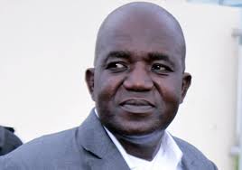 Encore serein, Omar Sarr accueilli à la chambre 42 par Johny Ba Encore serein, Omar Sarr accueilli à la chambre 42 par Johny Ba