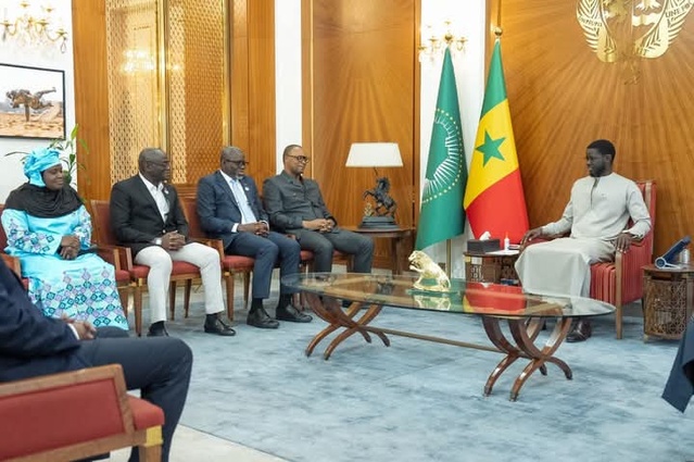 Le Pr Diomaye Faye reçoit une délégation de l’Organisation pour la mise en valeur du fleuve Gambie (OMVG). Le Pr Diomaye Faye reçoit une délégation de l’Organisation pour la mise en valeur du fleuve Gambie (OMVG).