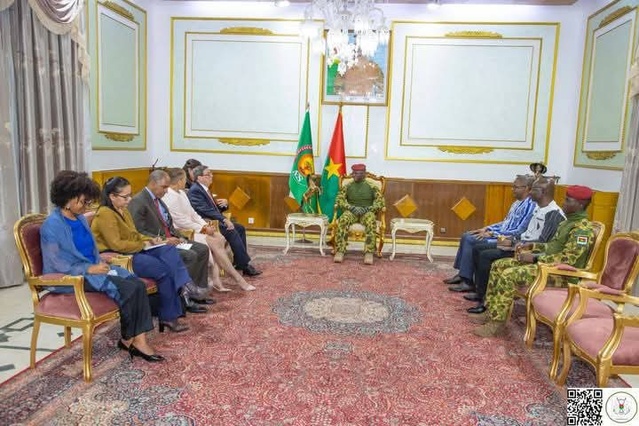 Coopération : le ministre des Affaires étrangères de Cuba chez le Président du Faso Coopération : le ministre des Affaires étrangères de Cuba chez le Président du Faso